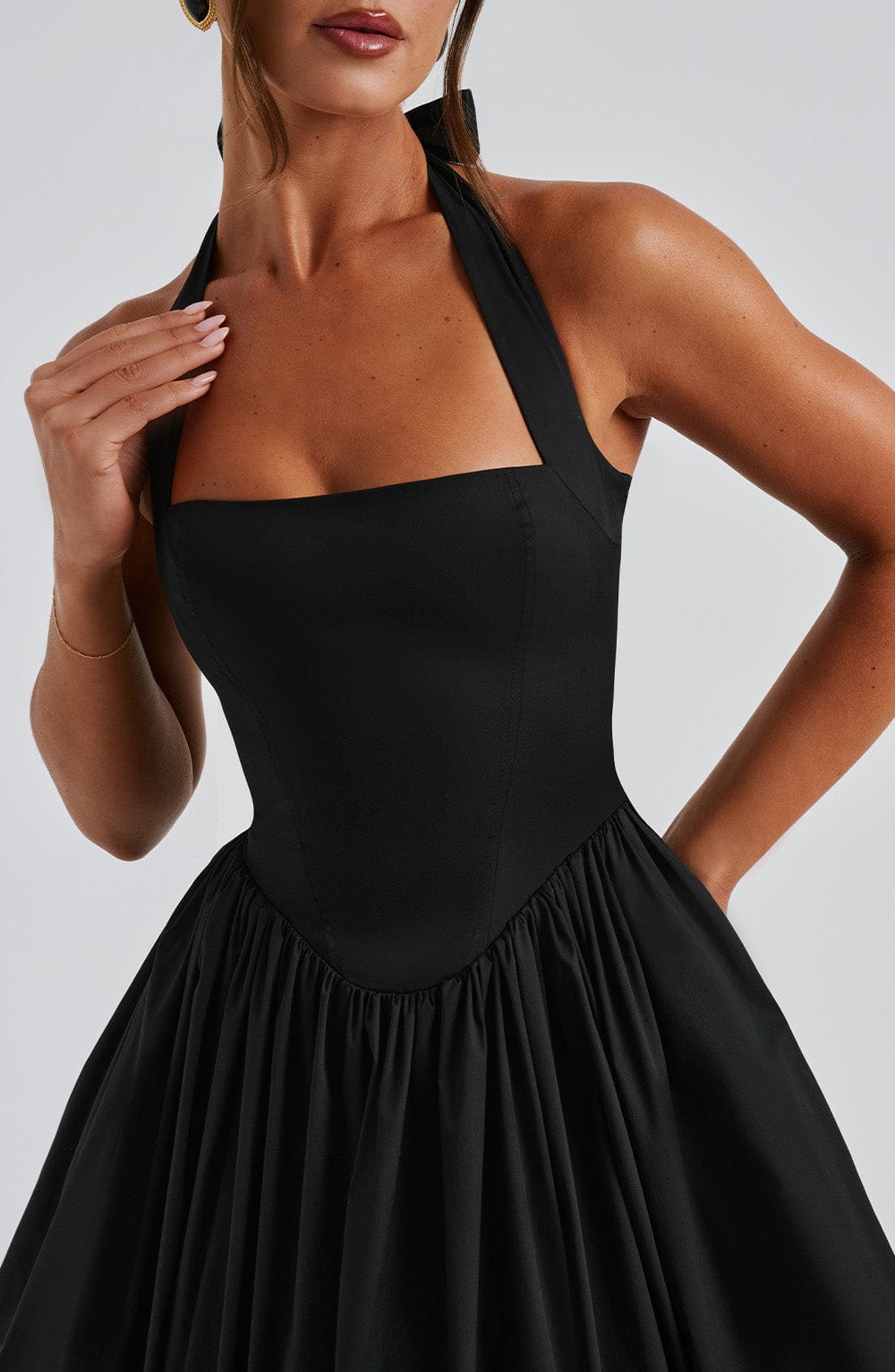 Chloe | Dames Bruiloft Gast Halter Midi Jurk
