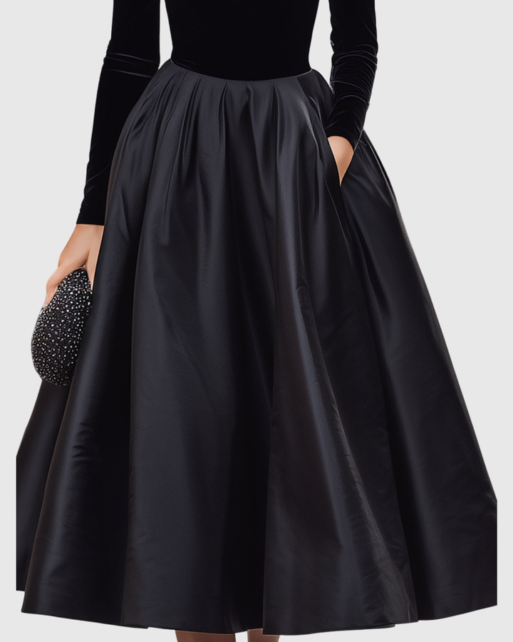 Aradia | Elegante Zwarte Fluwelen En Satijnen Midi Jurk